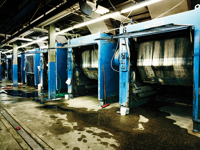 koos-manufacturing-wash-house-denim-jeans-factory