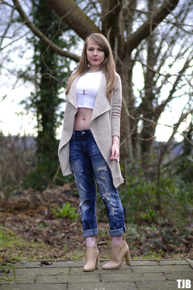 Distressed ripped best sale boyfriend jeans