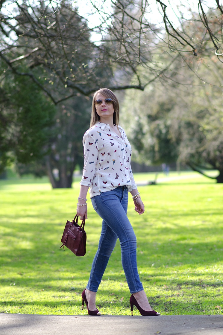 Guide: How To Find Skinny Jeans For Petite Women
