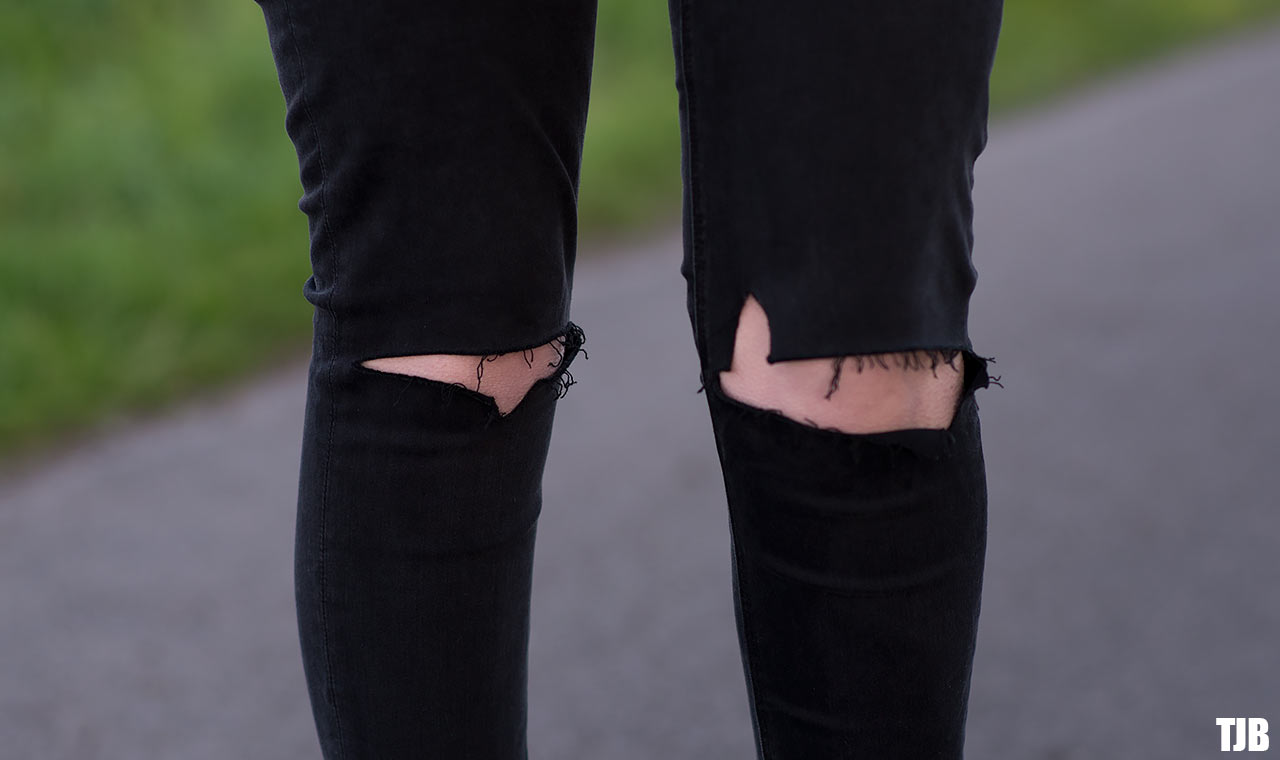 GRLFRND-Denim-Ripped-Knees-Jeans
