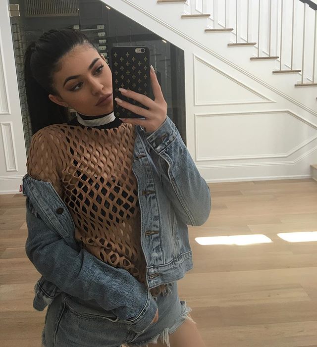 Kylie Jenner Wears Vintage Levi's Denim On Instagram 2