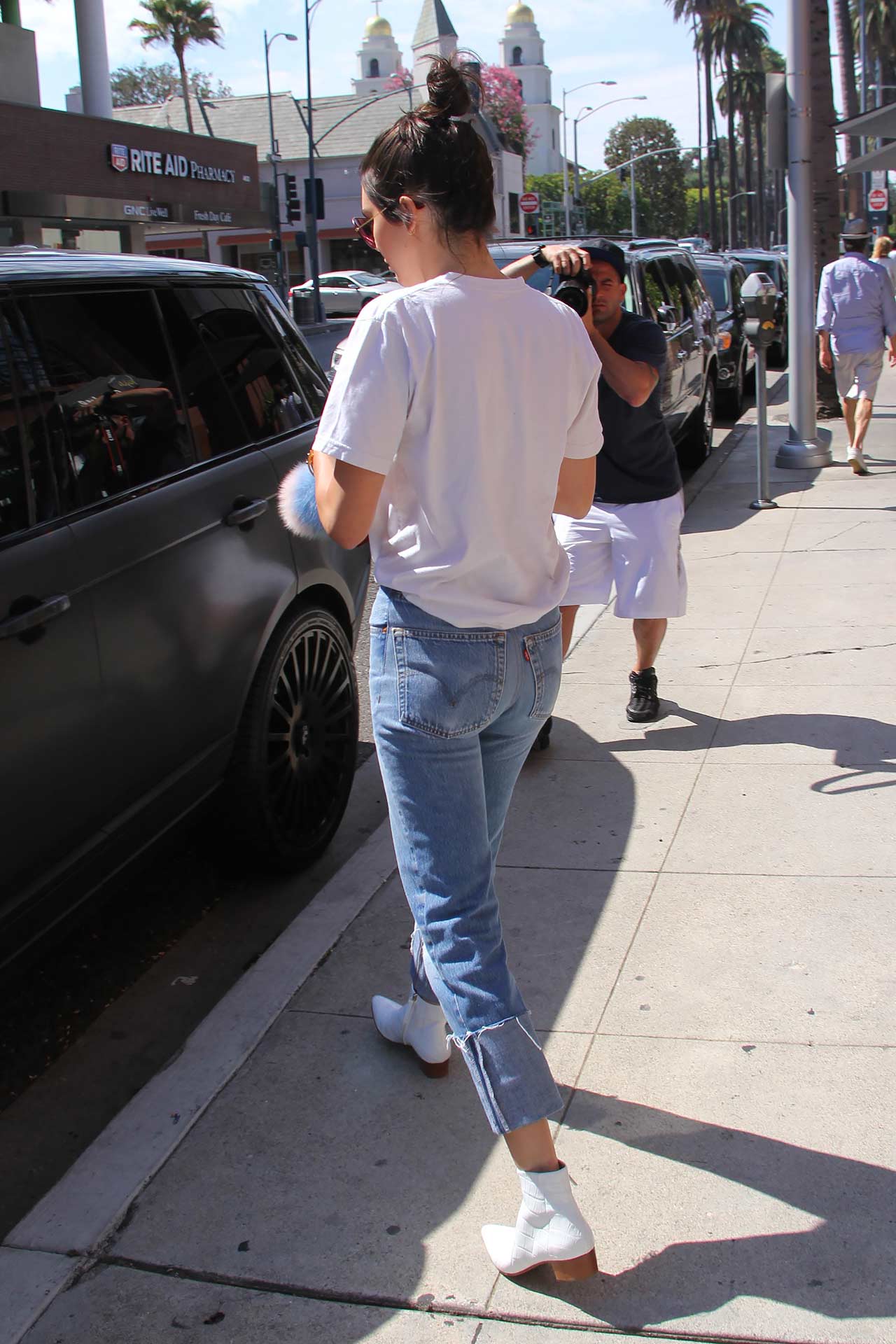 Kendall Jenner Wears RE/DONE Levi's Jeans - THE JEANS BLOG