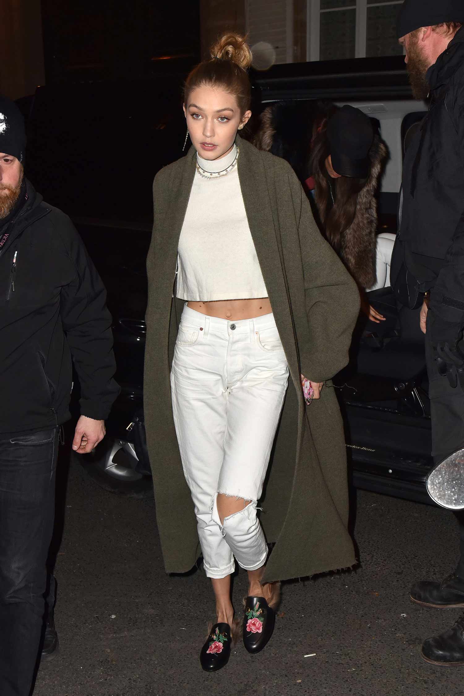 gigi-hadid-citizens-of-humanity-white-liya-jeans-2