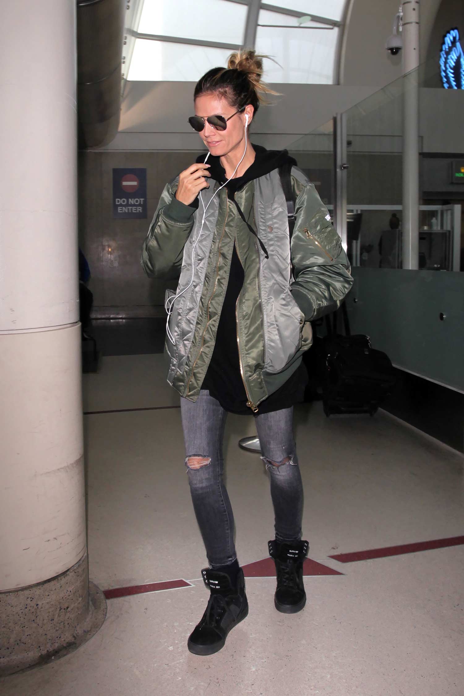 heidi-klum-mother-jeans-grey-bomber-jacket