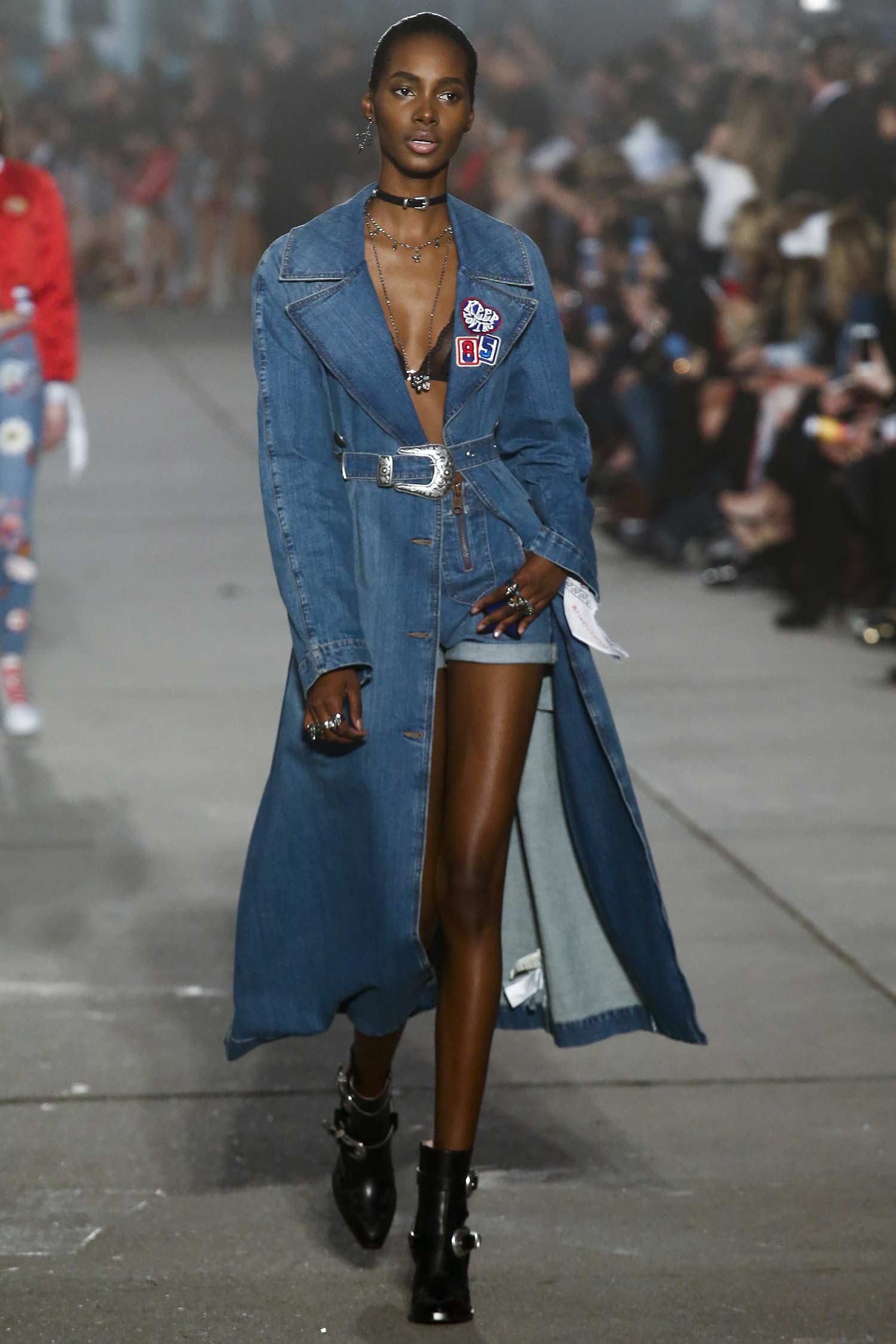 tommy-hilfiger-spring-2017-denim-runway-show-13 – The Jeans Blog