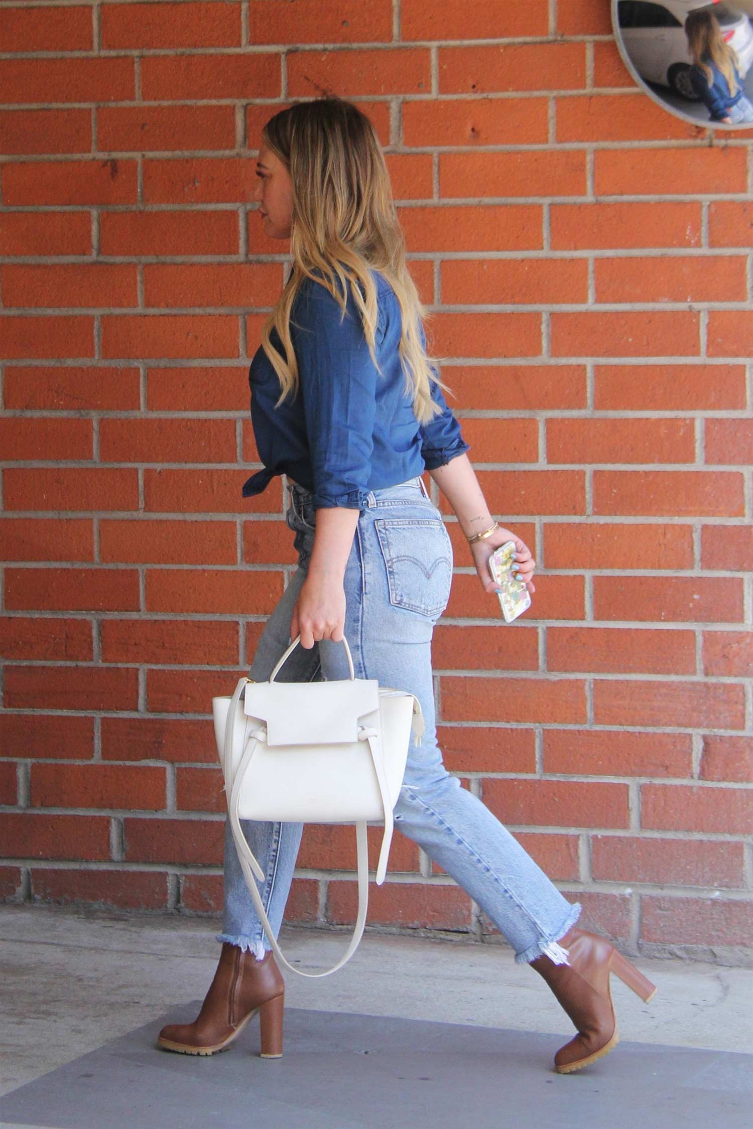 hilary-duff-levis-wedgie-jeans – The Jeans Blog