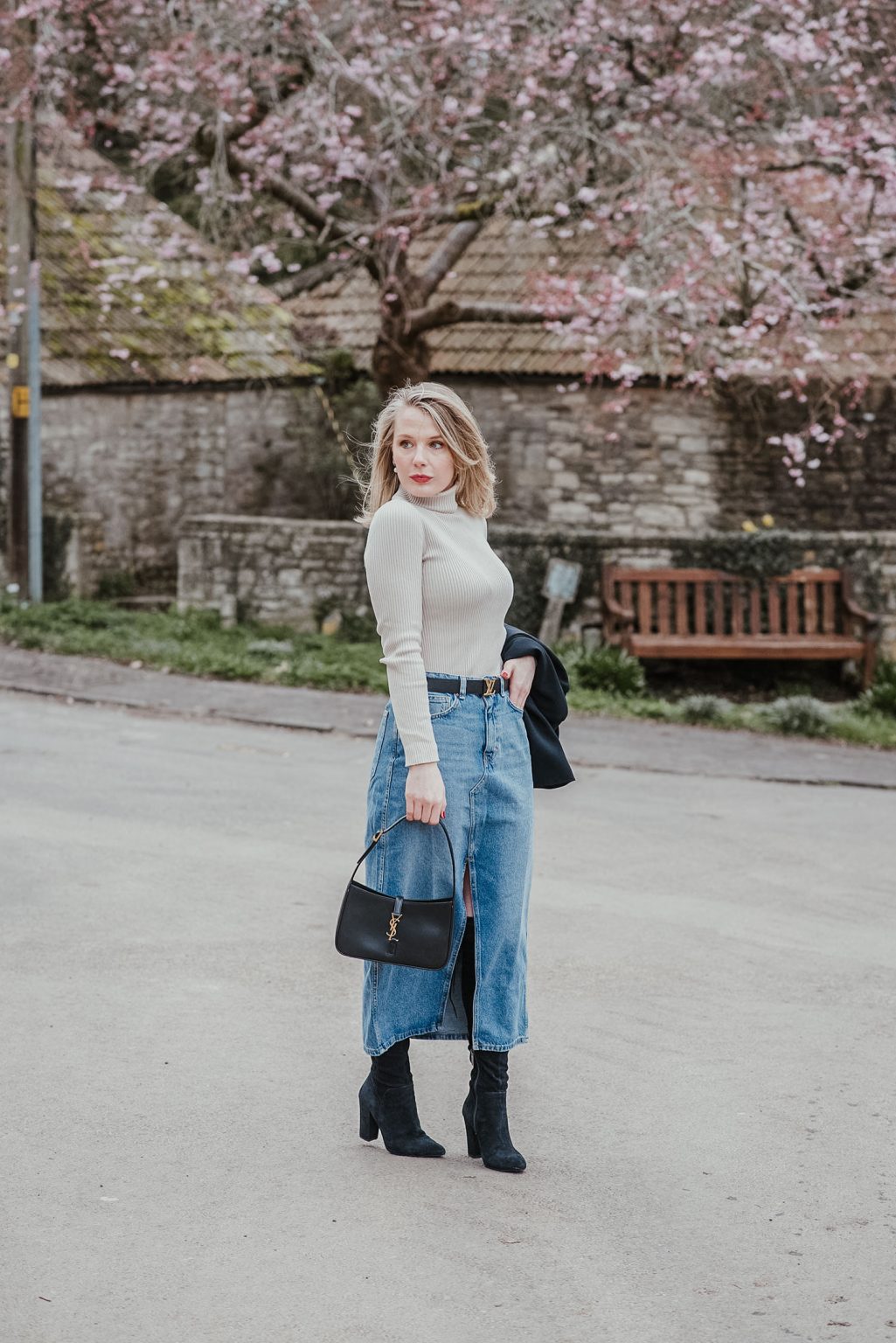 The Denim Maxi Skirt Trend – How To Wear It – THE JEANS BLOG