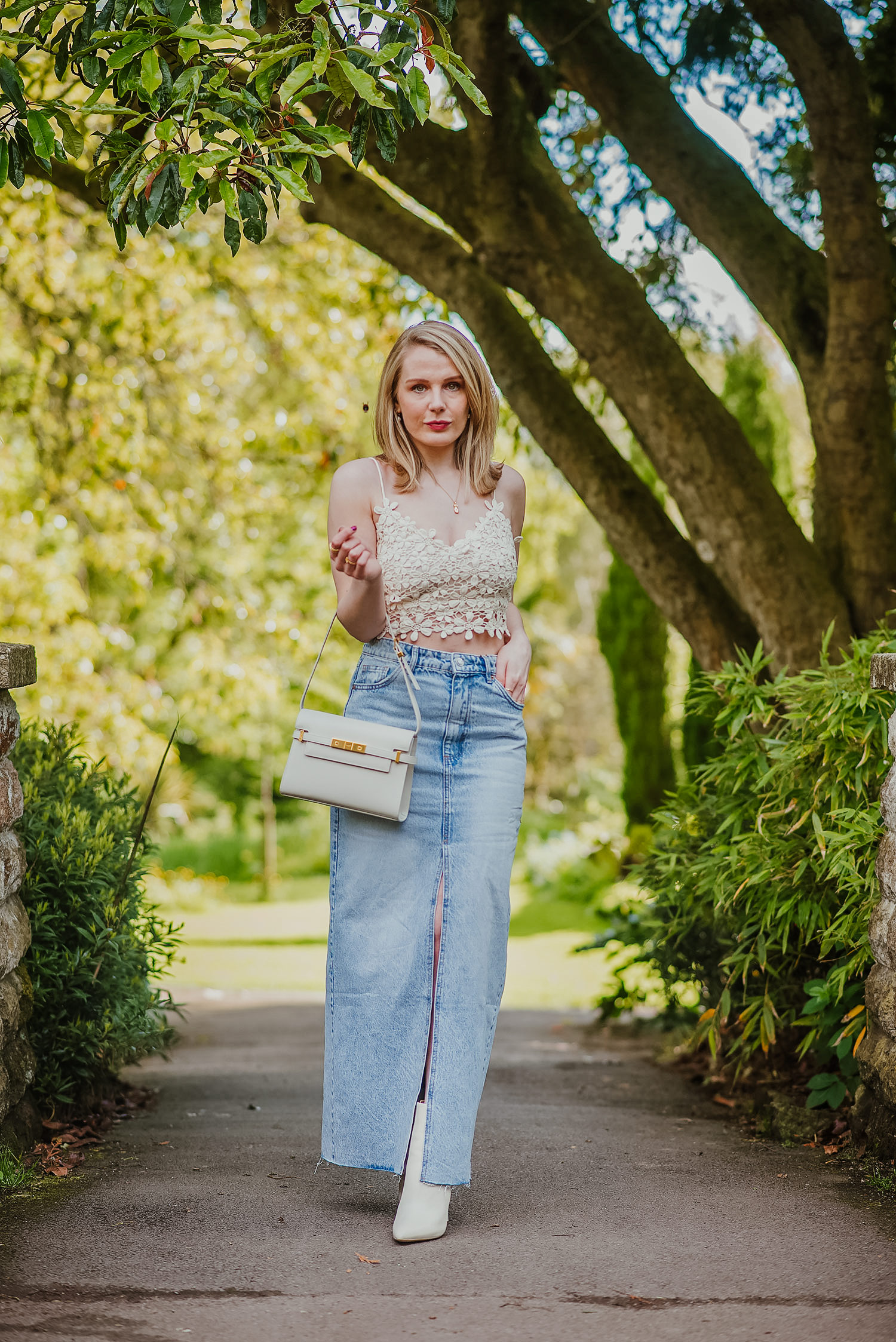 6 Spring Trends Everyone Will Be Wearing Instead of Jeans  Diy denim skirt,  Denim skirt outfits, Long denim skirt outfit